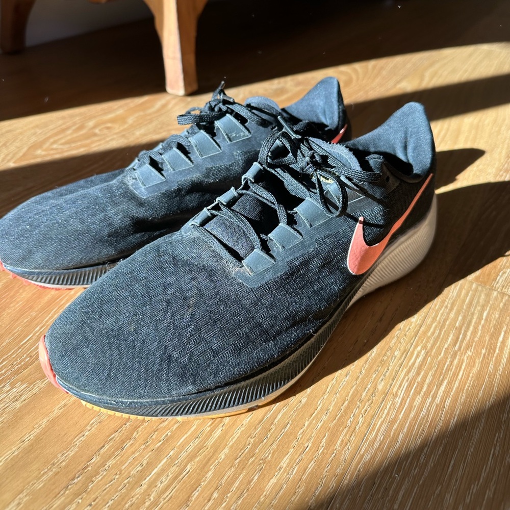 Men’s Nike shoe size 12